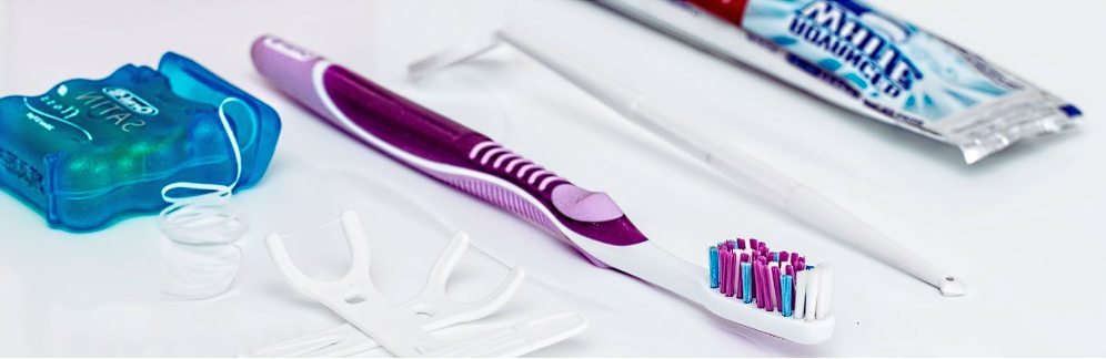 Retractia gingivala: cauze, simptome si tipuri de tratament profilactic