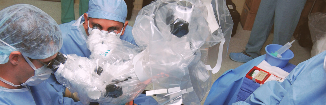 medici-in-operatie