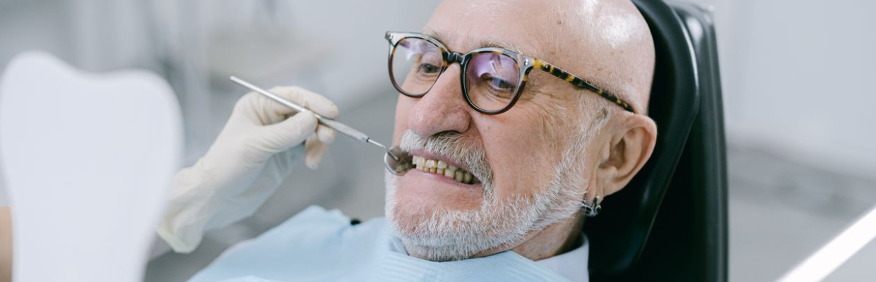 Pericoronarita: Cauze, simptome asociate, tratamente recomandate
