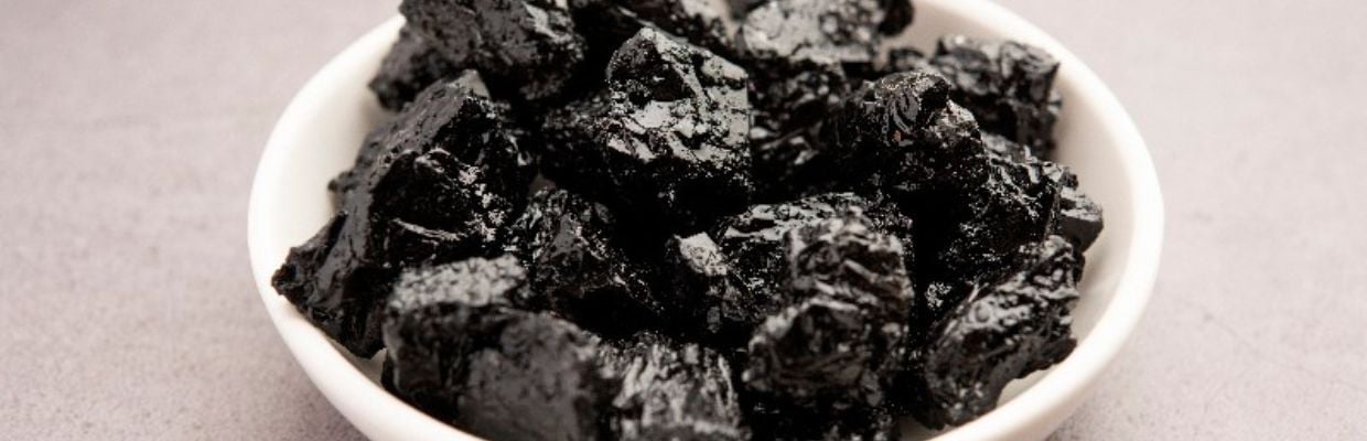 Shilajit: Cum recunosti substanta, ce beneficii are pentru organism