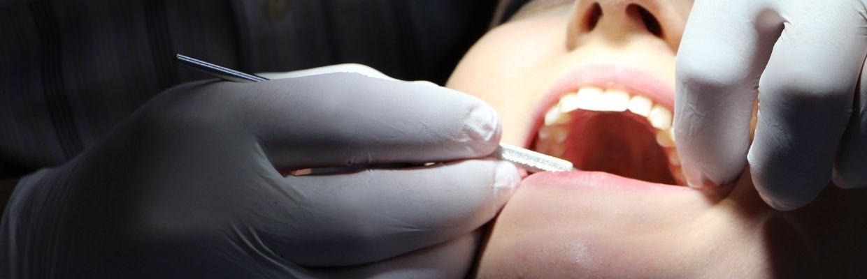Sensibilitatea dentara: de ce apare, cum o recunosti, preventie si tratament