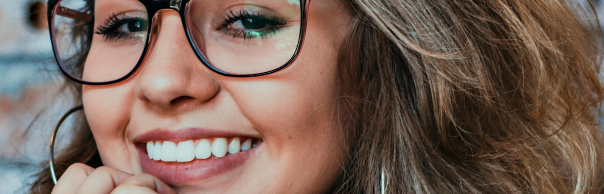 Fatetele dentare din  compozit: Cand se recomanda, ce trebuie sa stim inainte de utilizare