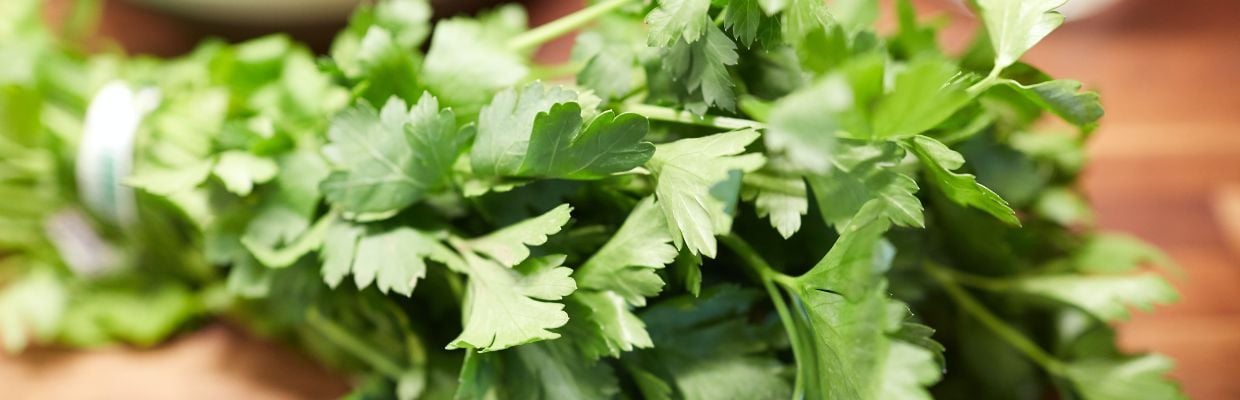 Nutritie: Ce beneficii are patrunjelul pentru organism