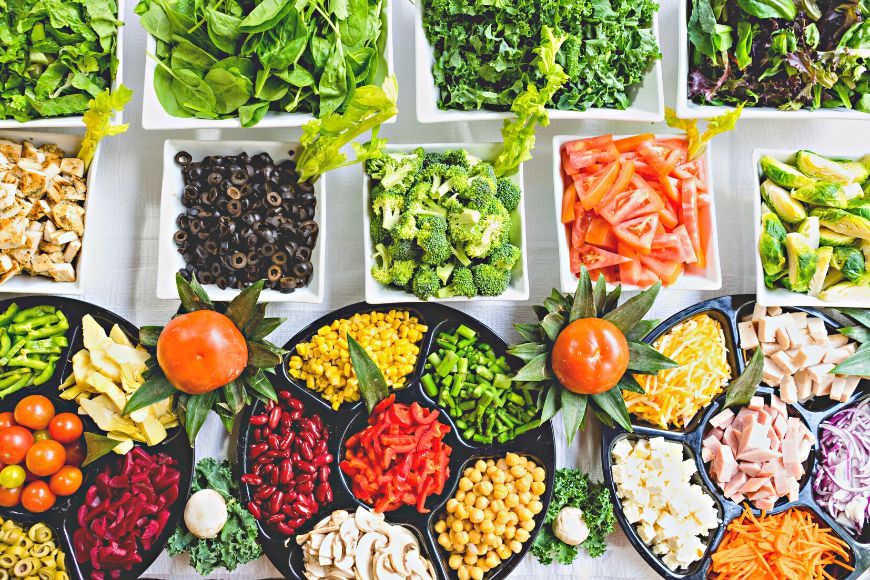 Deficitul caloric: Ce alimente sa consumi ca sa slabesti sanatos