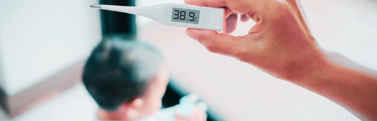 Convulsii febrile la copii: ghid complet - cauze, simptome convulsii bebelusi, prim ajutor si tratament