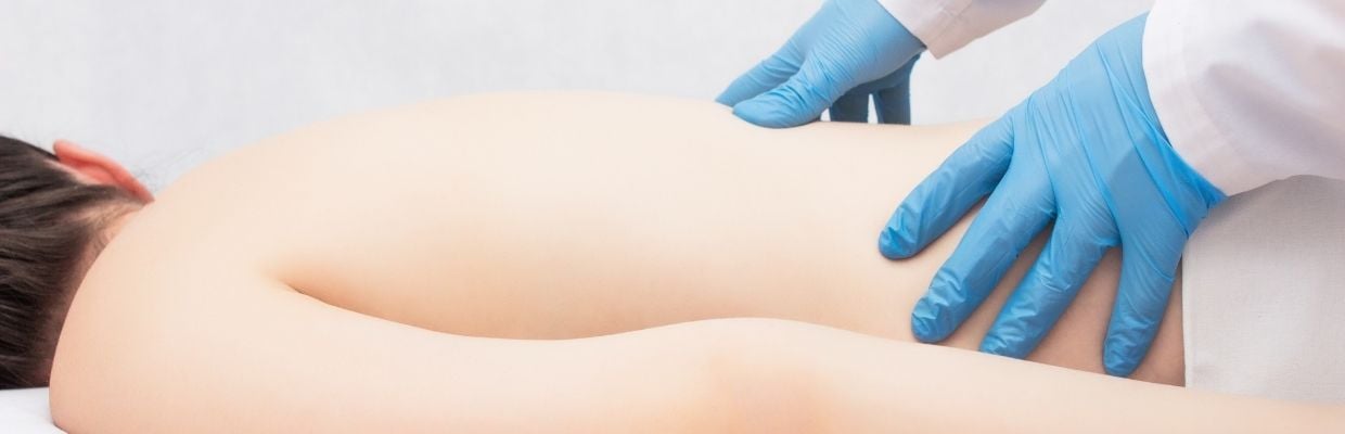 Spondiloza cervicala: ce este si care sunt simptomele?