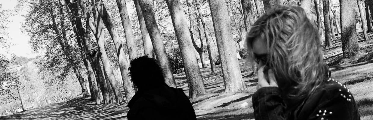 cuplu-despartit-monocrom