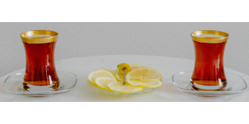 Top 5 ceaiuri anti-canicula: cum te hidratezi si opresti transpiratia natural