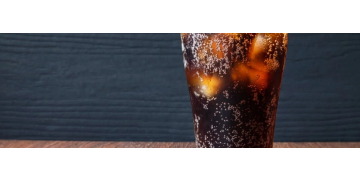 Nutritie: Importanta hidratarii corecte in alimentatie si de ce sa evitam bauturile acidulate