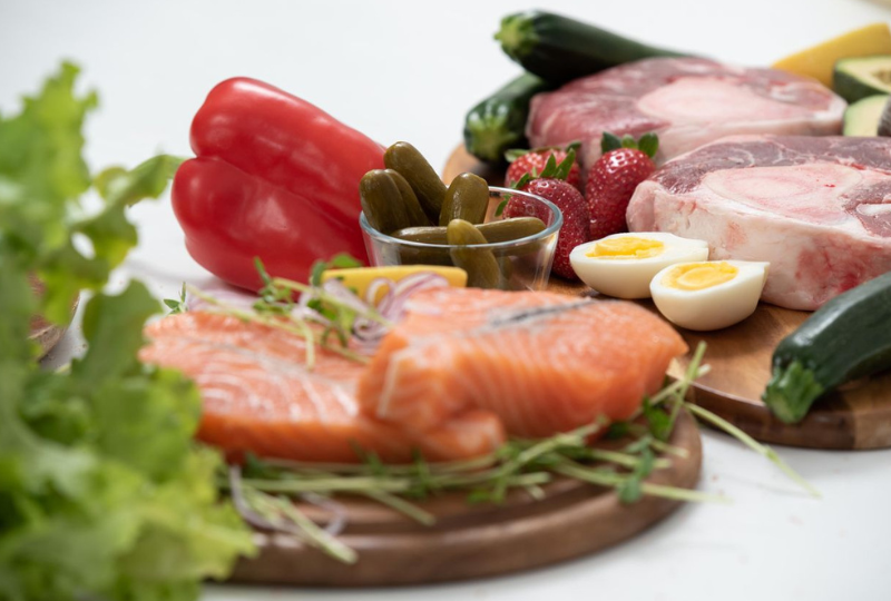 Dieta Dukan: ghid complet, cele 4 faze ale regimului și riscurile proteinelor în exces