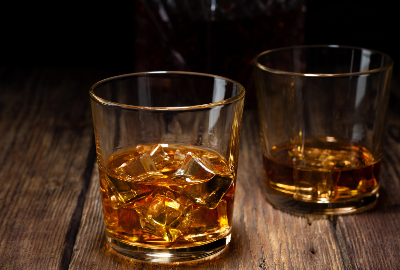 Consumul de alcool, efecte asupra organismului: de la consumul zilnic la etilism cronic si riscuri asociate
