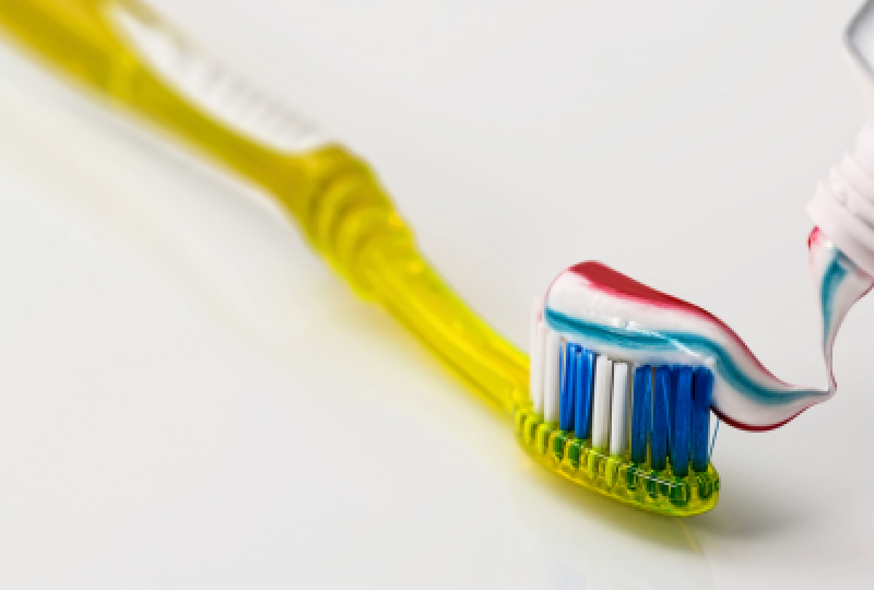 Ce este detartrajul si de ce este important pentru sanatatea dentara