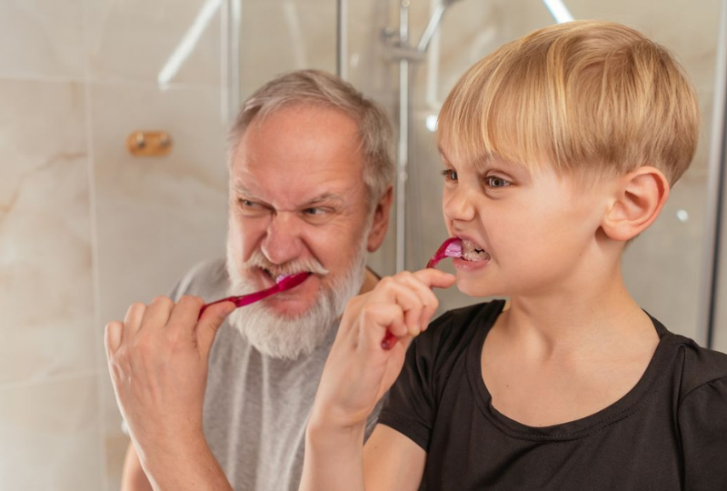 Implantul dentar vs. proteza dentară: Avantaje și dezavantaje. Cum facem alegerea