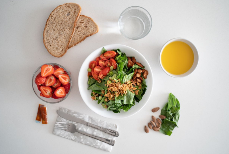 Dieta DASH: ghid complet, beneficii cardiovasculare si reguli pentru reglarea metabolismului