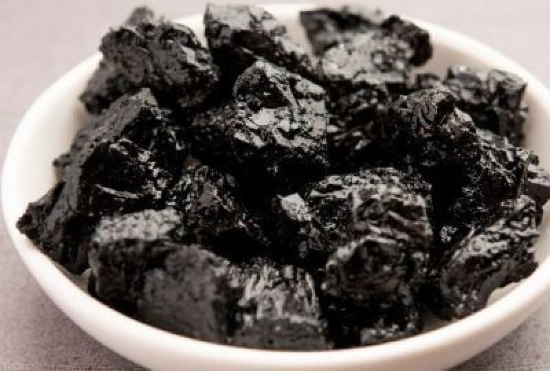 Shilajit: Cum recunosti substanta, ce beneficii are pentru organism