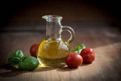 Uleiul de busuioc: Ce beneficii are pentru sanatate, reguli de consum