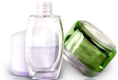 Substantele chimice din produsele cosmetice: care sunt riscurile si cum sa le evitam