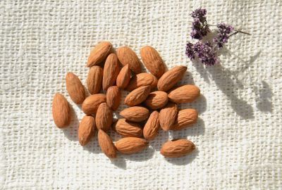 Nutritie: Ce beneficii are pentru organism untul de migdale