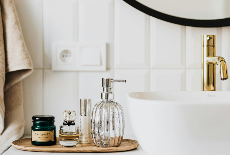 Acidul Tricloracetic (TCA): Cum sa il utilizezi corect pentru peeling. Beneficii pentru piele si ten
