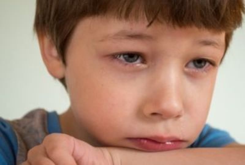 ADHD la copii: Ghid complet pentru parinti – de la recunoasterea simptomelor, la strategii de sprijin