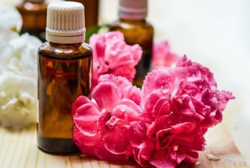 Cum alegi un parfum: Legatura dintre ph-ul pielii si alegerea unei esente parfumate