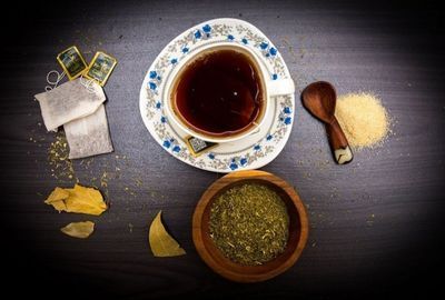Nutritie: Cum te ajuta ceaiul de sunatoare in diete si episoadele de insomnie