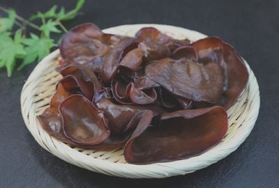 Nutritie: La ce ajuta consumul de ciuperci de lemn
