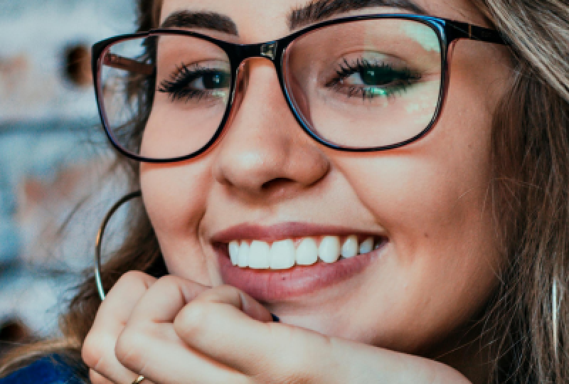 Fatetele dentare din  compozit: Cand se recomanda, ce trebuie sa stim inainte de utilizare