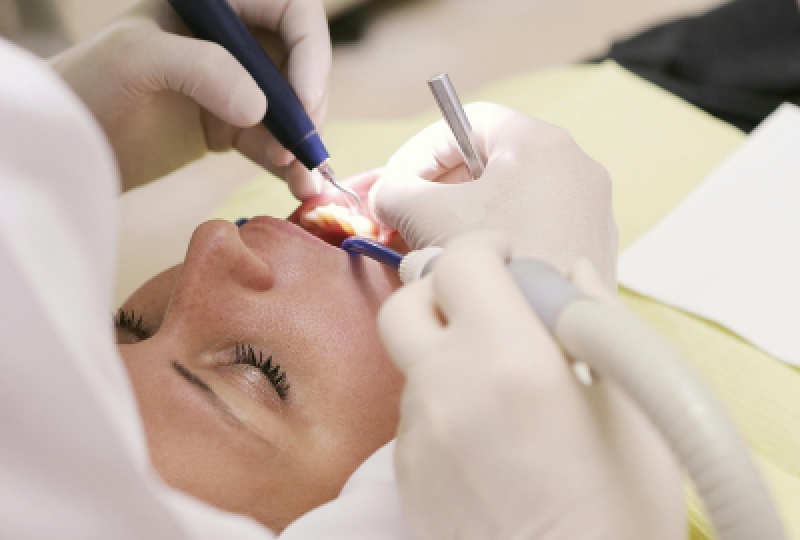 Gangrena dentara: De ce apare boala, simptome, preventie si optiuni de tratament