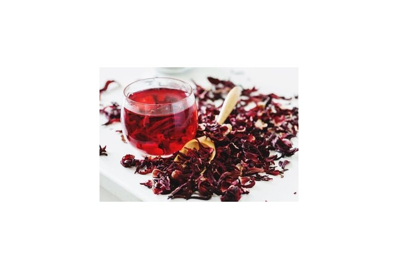 Ceaiul de hibiscus: Beneficii pentru organism