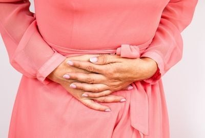 Crampele abdominale: ce sunt, de ce apar, metode de preventie
