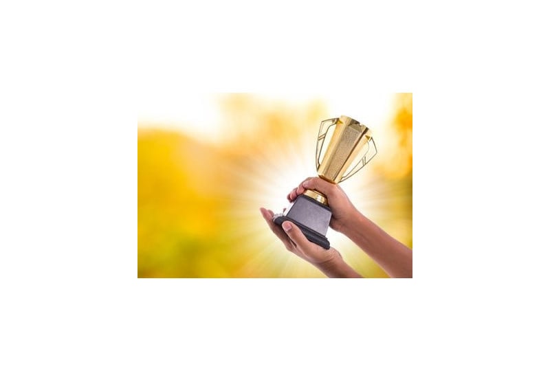 Farmacia Spring a primit trofeul Good LIFE la Gala Forbes Life Awards