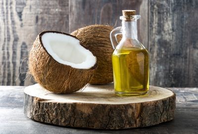 Ulei de cocos: beneficii, utilizare si motive sa il folosesti