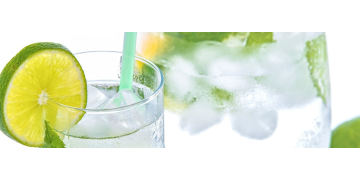 apa-cu-gheata-si-lime