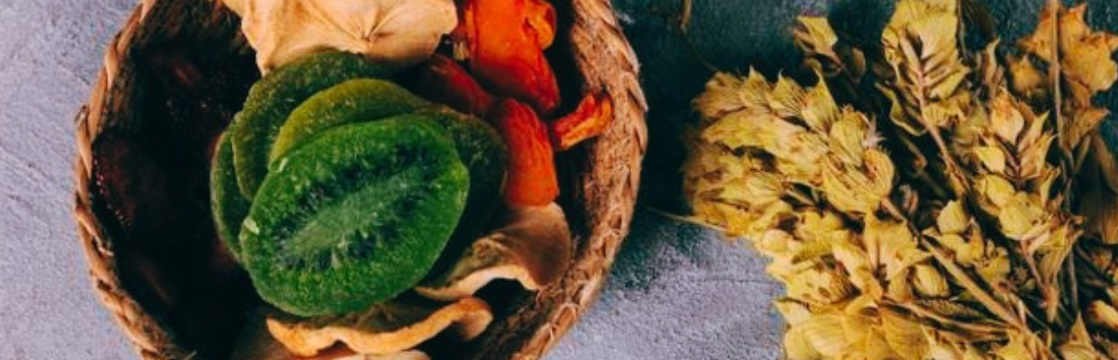 Fructe deshidratate: ce beneficii au pentru sănătate și cum le integrați în dietă