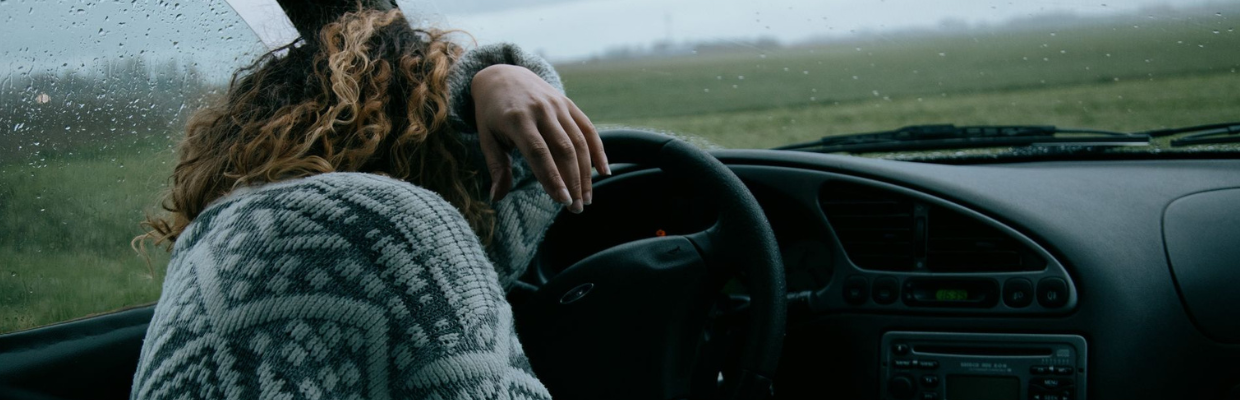 Ești răcit și te tratezi cu pastile? Iată ce medicamente te pot lăsa fără permisul auto