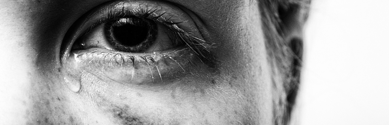 Canalul lacrimal infundat: De ce apare, complicatii medicale si tipuri de tratament