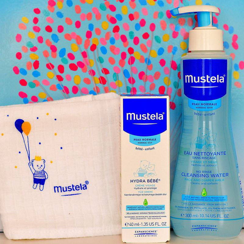 Mustela Pachet Fluid de curatare fara clatire 300 ml + Hydra bebe crema de fata 40 ml + Scutec Bumbac