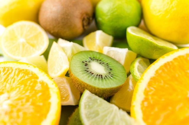 EXEMPLE de fructe cu vitamina C EXEMPLE de fructe cu vitamina C